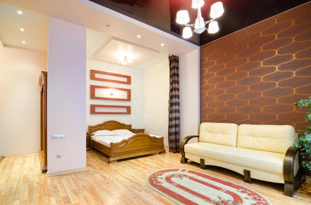 Leogrand Apartments On Doroshenka 34 ลวีฟ ภายนอก รูปภาพ