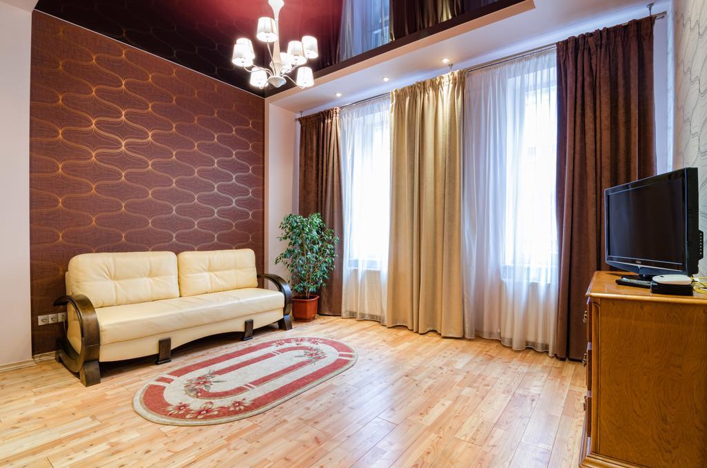 Leogrand Apartments On Doroshenka 34 ลวีฟ ภายนอก รูปภาพ